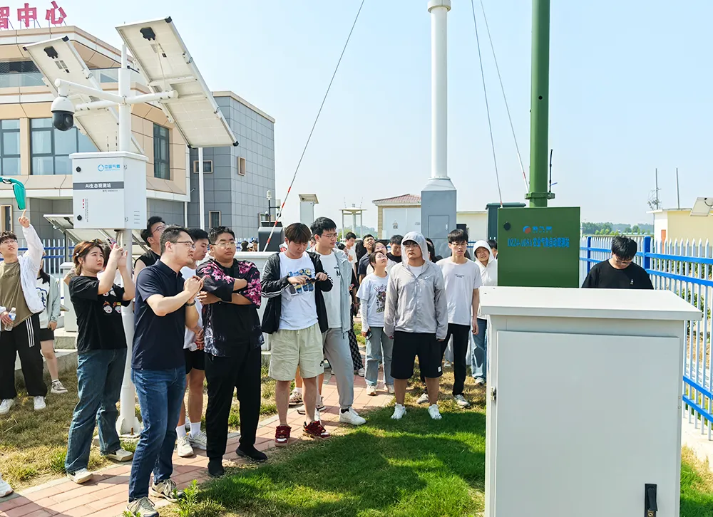 河南科技大学园艺与植保学院师生莅临云飞科技参观学习